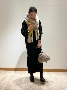 「チェックマフラー」｜「アイテム（ワンピース/ドレス）」を使った、FREDY&GLOSTER stylingさん（レディース・154cm）の冬コーディネート
