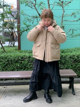 「ベージュ×ブラック」｜「アイテム（ジャケット/アウター）」を使った、FREDY&GLOSTER stylingさん（レディース・155cm）の冬コーディネート