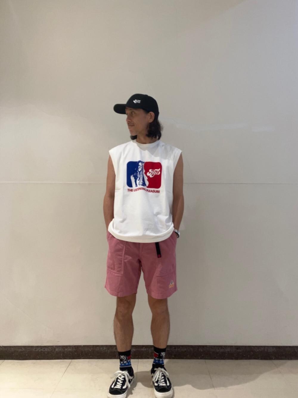 「ヒステリックグラマー、HYSTERIC GLAMOUR」｜「HYSTERIC GLAMOURのGUITAR PLAYER ノースリーブTシャツ（キャミソール、ホワイト系）」を使った、hyshmt01さん（メンズ・171cm）の夏コーディネートの1枚目の写真