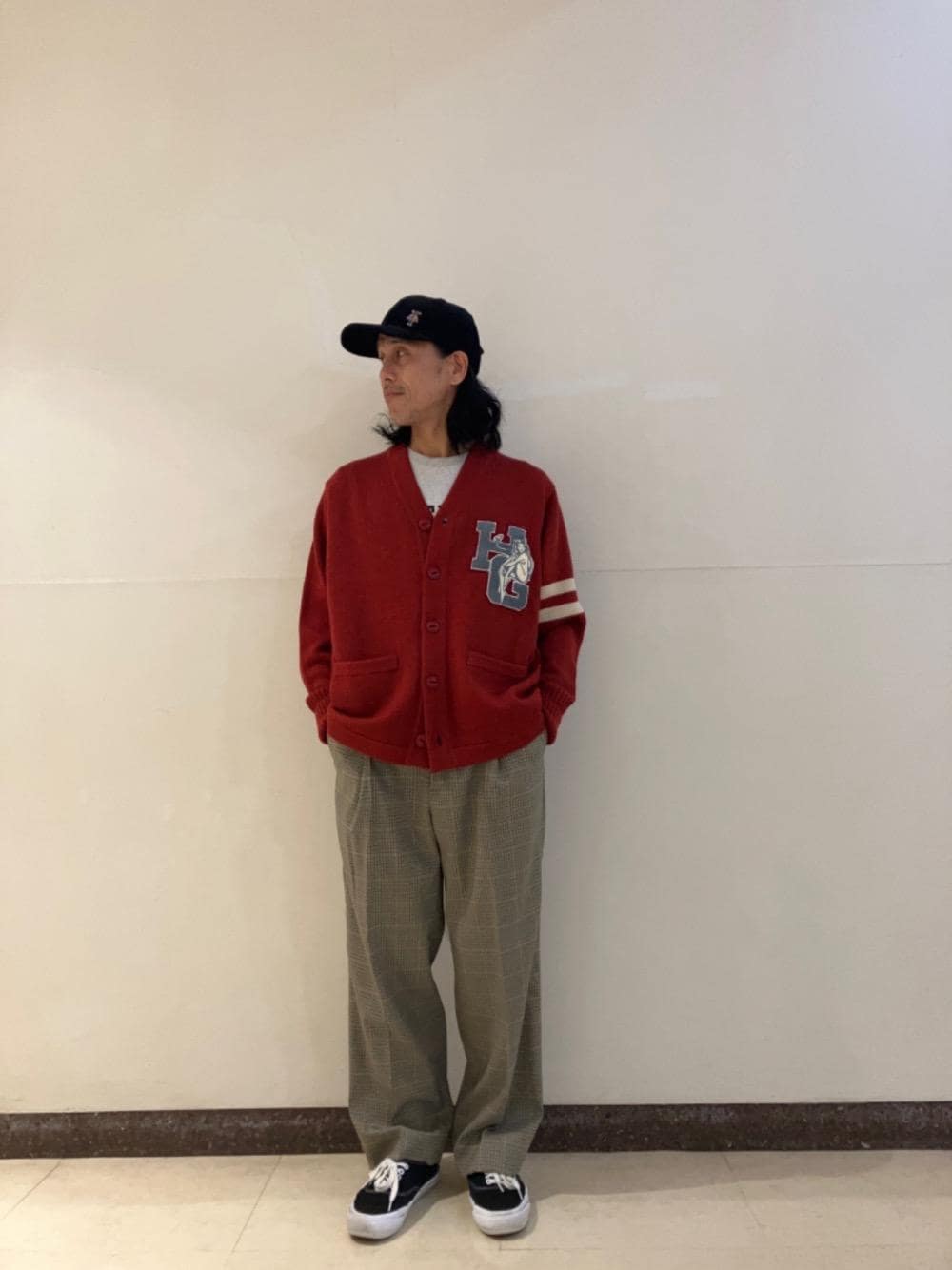 SEE NO EVIL刺繍 レタードカーディガンを使った人気ファッション