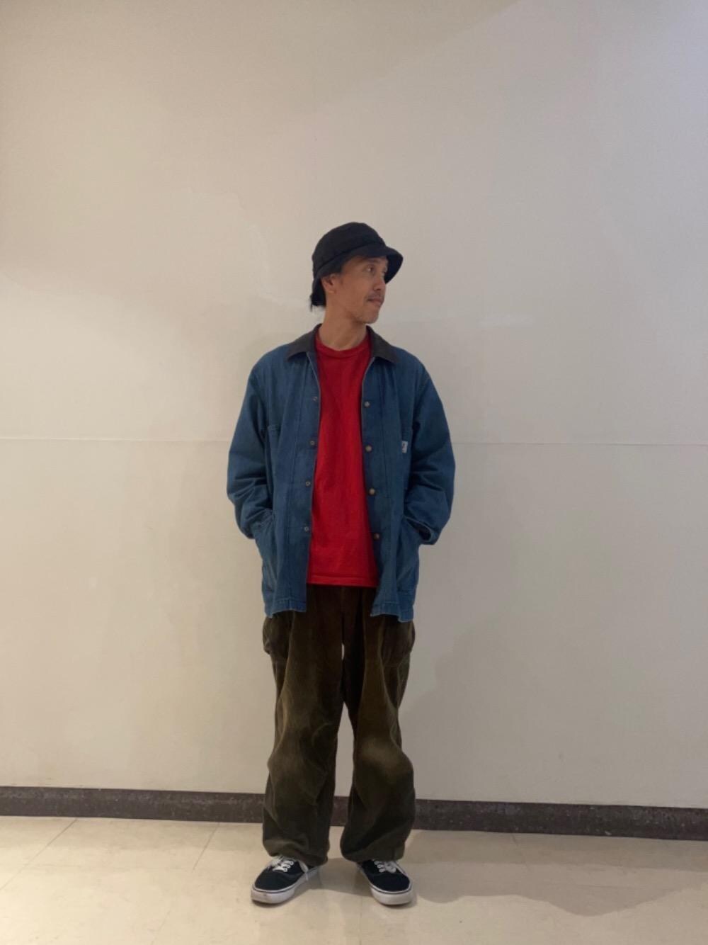 「ヒステリックグラマー、HYSTERIC GLAMOUR」｜「HYSTERIC GLAMOURのコーデュロイ 6ポケットカーゴパンツ（カーゴパンツ、グリーン系）」を使った、hyshmt01さん（メンズ・171cm）の春コーディネートの1枚目の写真