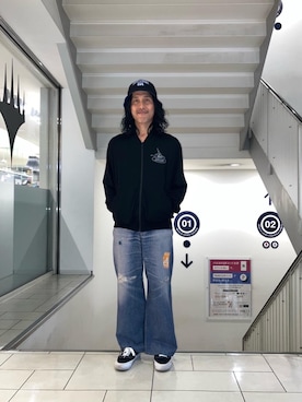 「HYSTERIC GLAMOUR（ヒステリックグラマー）のHYS FES PASS デニム転写パンツ（その他パンツ、ブルー系）」を使った、hyshmt01さん（メンズ・172cm）の春コーディネート