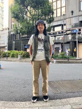 「HYSTERIC GLAMOUR（ヒステリックグラマー）のHYSTERIC PIN チノパンツ（その他パンツ、ベージュ系）」を使った、hyshmt01さん（メンズ・172cm）の春コーディネート