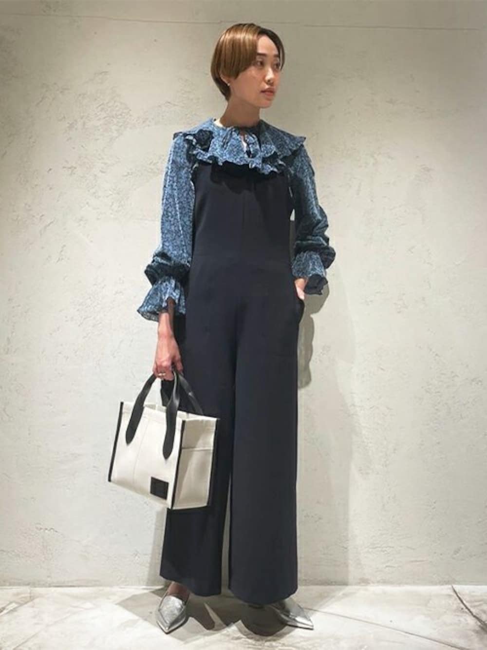 お値下げしました‼️新品☆エストネーションCOLUMNフロッキーフラワーブラウス COLUMN（コラム）の「COLUMN / ラッフルカラーフロッキーフラワー