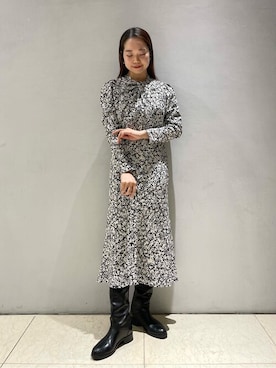 ESTNATION / バックサテンジョーゼットフィット＆フレアワンピースを