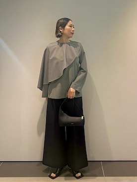 「COLUMN（コラム）のアイテム（パンツ）」を使った、ESTNATION WOMENSさん（レディース・169cm）の秋コーディネート