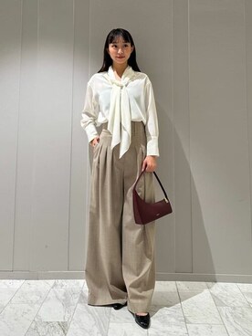 「COLUMN（コラム）のアイテム（バッグ）」を使った、ESTNATION WOMENSさん（レディース・165cm）の秋コーディネート