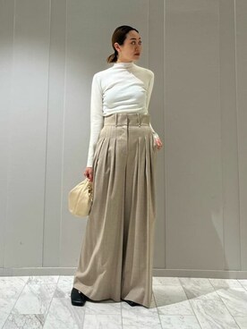 「COLUMN（コラム）のアイテム（バッグ）」を使った、ESTNATION WOMENSさん（レディース・169cm）の秋コーディネート