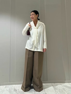 「COLUMN（コラム）のアイテム（バッグ）」を使った、ESTNATION WOMENSさん（レディース・160cm）の秋コーディネート