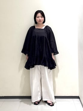 「A part by（アパートバイ）のギャザーフレアチュニックワンピース（チュニック、ブラック系）」を使った、さちさん（レディース・156cm）の春コーディネート