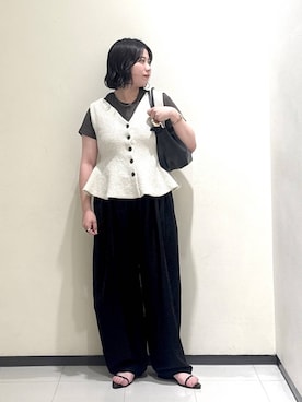 「A part by（アパートバイ）のブークレペプラムニットノースリーブ（ベスト、ホワイト系）」を使った、さちさん（レディース・156cm）の夏コーディネート