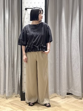 「A part by（アパートバイ）のイージーストレートパンツ（スラックス、ベージュ系）」を使った、さちさん（レディース・156cm）の春コーディネート