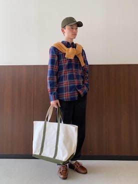 「アイテム（モカシン/デッキシューズ）」を使った、tomoさん（メンズ・171cm）の秋コーディネート