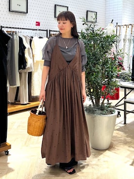 「COTTO（コトゥー）のCOTTO＿ラタンバッグ（かごバッグ）」を使った、momoさん（レディース・166cm・30代）の夏コーディネート
