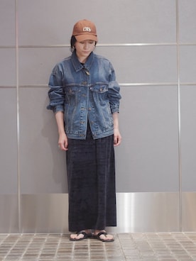 「Levi's」｜「アイテム（スカート）」を使った、増田さん（レディース・157cm）の秋コーディネート
