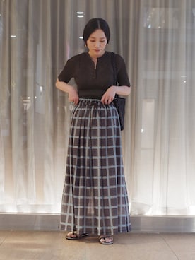 「アイテム（スカート）」を使った、増田さん（レディース・157cm）の夏コーディネート