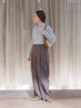 「アイテム（ニット/セーター、ブルー系）」を使った、増田さん（レディース・157cm）の春コーディネート