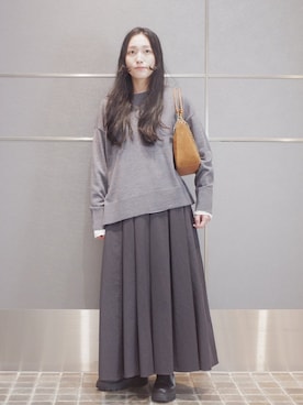 「SHIPS（シップス）のアイテム（スカート）」を使った、増田さん（レディース・157cm）の秋コーディネート