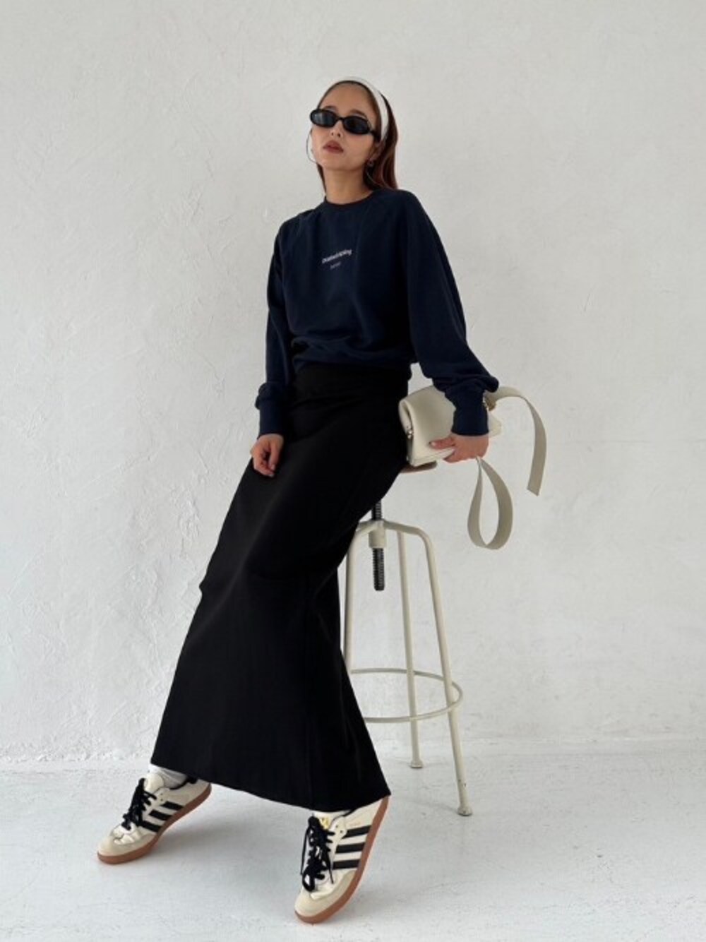 「プルオーバー、大人カジュアル、スカートスタイル、TRUNC88」｜「TRUNC 88のHigh Stretch Pencil Skirt（スカート、ブラック系）」を使った、TRUNC 88さん（レディース・162cm）の秋コーディネートの1枚目の写真