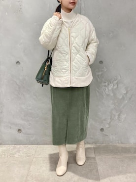 「アイテム（ハンドバッグ、グリーン系）」を使った、本社 プレスさん（レディース・158cm）の冬コーディネート