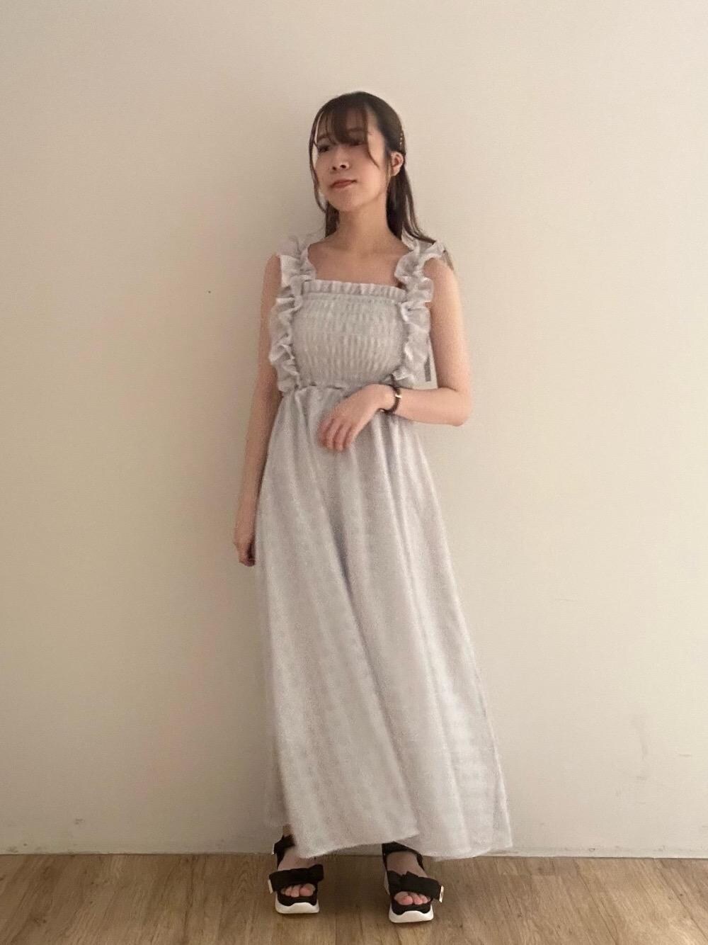 「フリル、デート、仙台、サンダル、MAJESTIC LEGON、マジェスティックレゴン、エスパル仙台、標準身長、骨格ナチュラル、ワンピ―ス」｜「MAJESTIC LEGONのボリュームリボンスポサン（サンダル、ブラック系）」を使った、majessk3さん（レディース・158cm）の夏コーディネートの1枚目の写真