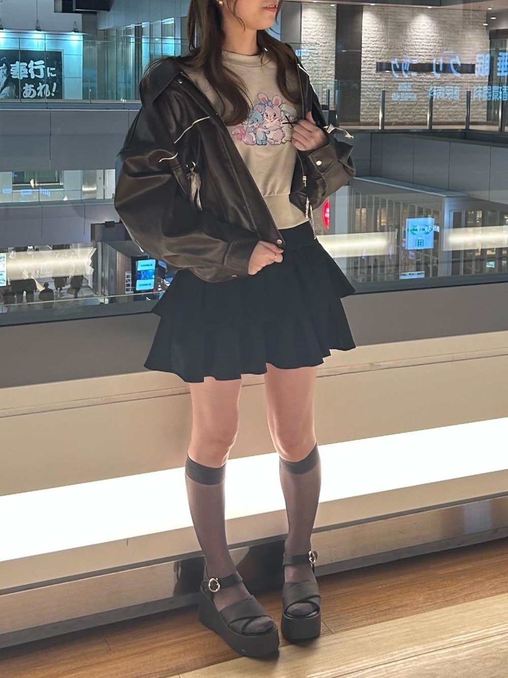 「コラボ、MAJESTIC LEGON、マジェスティックレゴン、仙台店、エスパル仙台、標準身長、フェミニン 」｜「MAJESTIC LEGONの2wayリボンバイカラーブルゾン（ブルゾン、ブラウン系）」を使った、majessk3さん（レディース・158cm）の春コーディネートの1枚目の写真