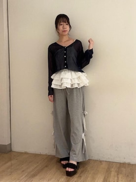 「MAJESTIC LEGON（マジェスティックレゴン）のスリット入りキラキラスウェットパンツ（スウェットパンツ、グレー系）」を使った、majessk3さん（レディース・158cm）の春コーディネート