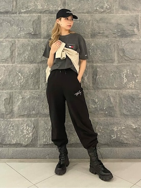 公式TOMMY HILFIGERさん（レディース・158cm）の春コーディネート