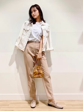 「TOMMY HILFIGER（トミーヒルフィガー）のアイテム（ジャケット/アウター）」を使った、公式TOMMY HILFIGERさん（レディース・166cm）の春コーディネート