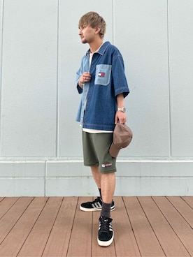 「tommy jeans（トミー ジーンズ）のアイテム」を使った、公式TOMMY HILFIGERさん（メンズ・174cm）の春コーディネート