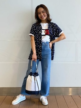「TOMMY HILFIGER（トミーヒルフィガー）のアイテム」を使った、公式TOMMY HILFIGERさん（レディース・160cm）の春コーディネート