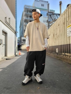 公式TOMMY HILFIGERさん(メンズ・172cm)の春コーディネート