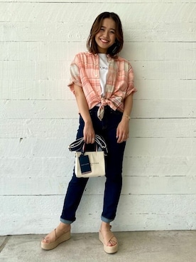 「TOMMY HILFIGER（トミーヒルフィガー）のアイテム」を使った、公式TOMMY HILFIGERさん（レディース・160cm）の夏コーディネート