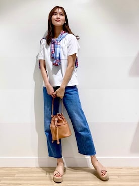 「TOMMY HILFIGER（トミーヒルフィガー）のアイテム」を使った、公式TOMMY HILFIGERさん（レディース・166cm）の夏コーディネート