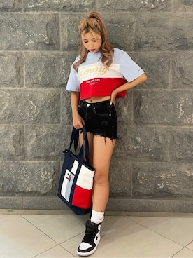 「tommy jeans（トミー ジーンズ）のアイテム」を使った、公式TOMMY HILFIGERさん（レディース・158cm）の夏コーディネート