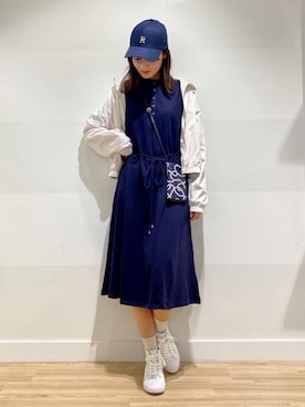 「TOMMY HILFIGER（トミーヒルフィガー）のアイテム」を使った、公式TOMMY HILFIGERさん（レディース・166cm）の春コーディネート