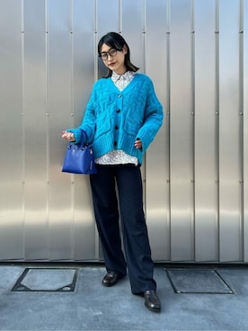 「TOMMY HILFIGER（トミーヒルフィガー）のアイテム」を使った、公式TOMMY HILFIGERさん（レディース・168cm）の冬コーディネート
