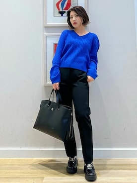 「TOMMY HILFIGER（トミーヒルフィガー）のアイテム」を使った、公式TOMMY HILFIGERさん（レディース・158cm）の冬コーディネート