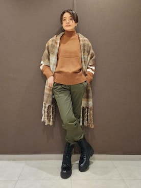「TOMMY HILFIGER（トミーヒルフィガー）のアイテム」を使った、公式TOMMY HILFIGERさん（レディース・163cm）の冬コーディネート