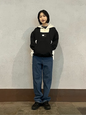 「tommy jeans（トミー ジーンズ）のアイテム」を使った、公式TOMMY HILFIGERさん（レディース・168cm）の冬コーディネート
