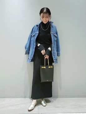 「アイテム（ローファー、ゴールド系）」を使った、yoshimiさん（レディース・167cm）の冬コーディネート