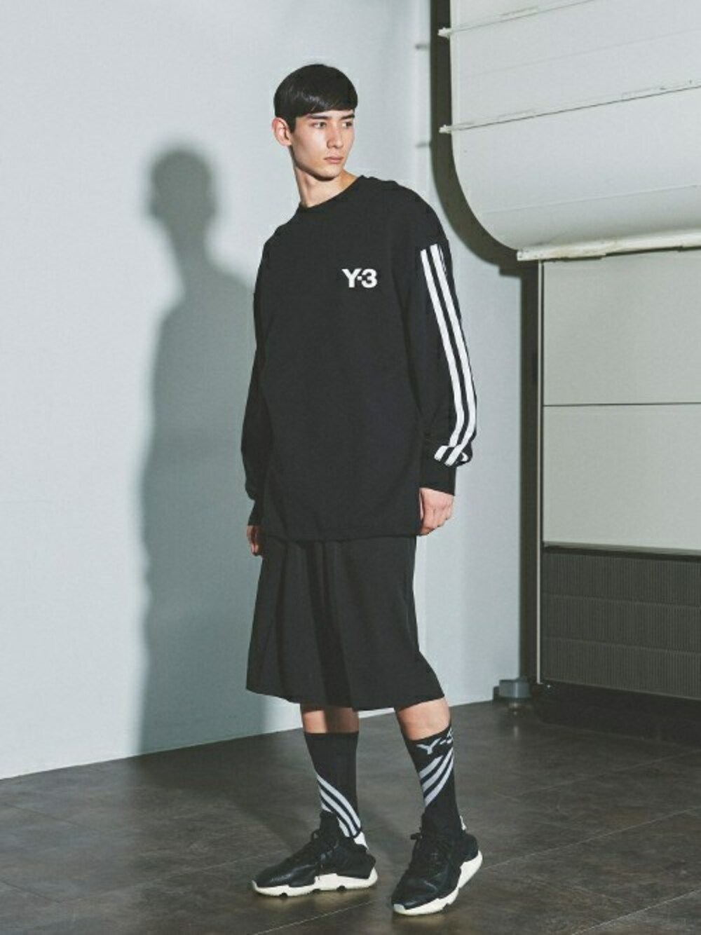 Y-3（ワイスリー）の「M CH1 ELEGANT WL SHORTS - LONG LENGTH
