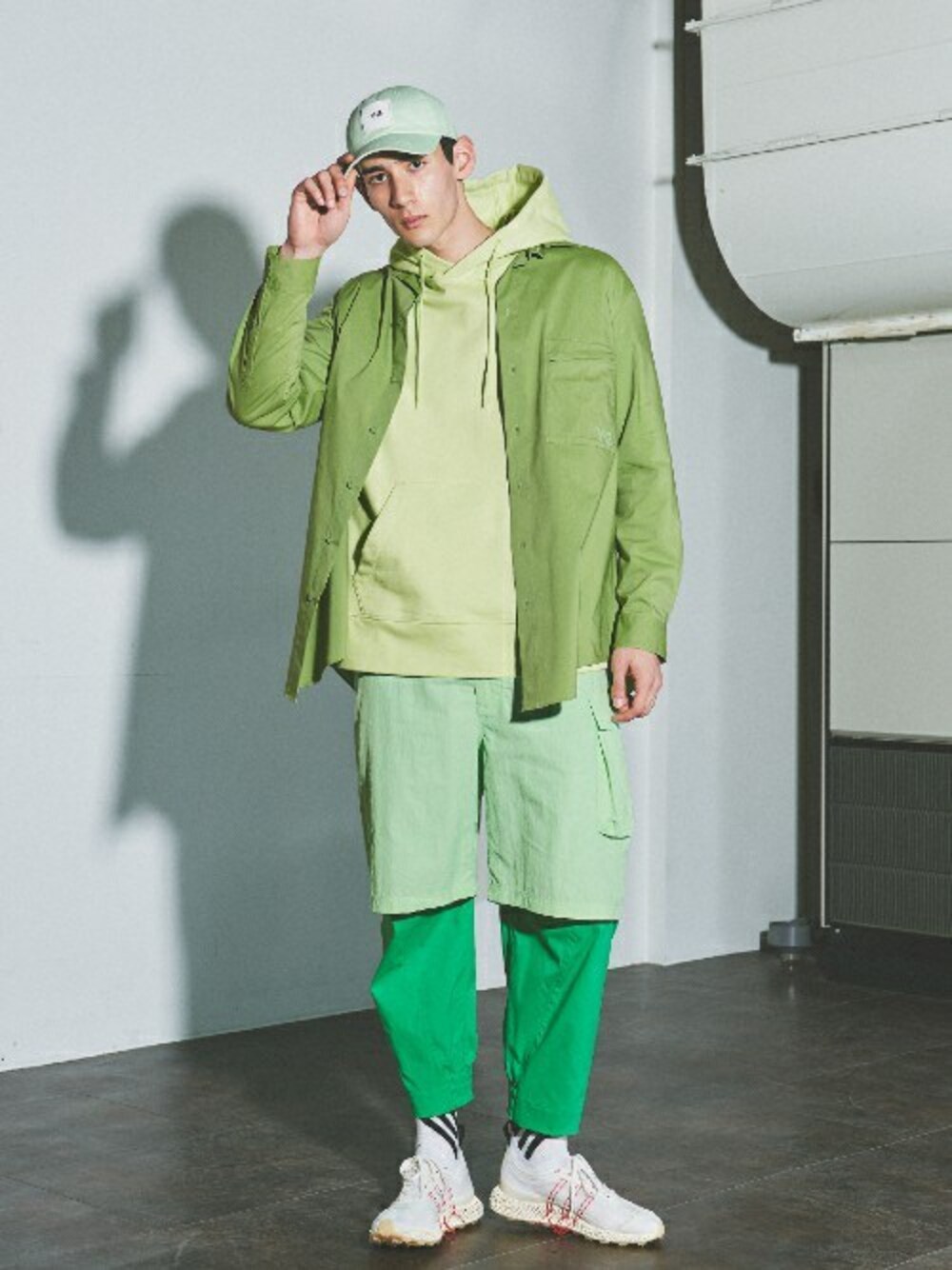 Y-3のパーカー（グリーン系）を使った人気ファッションコーディネート