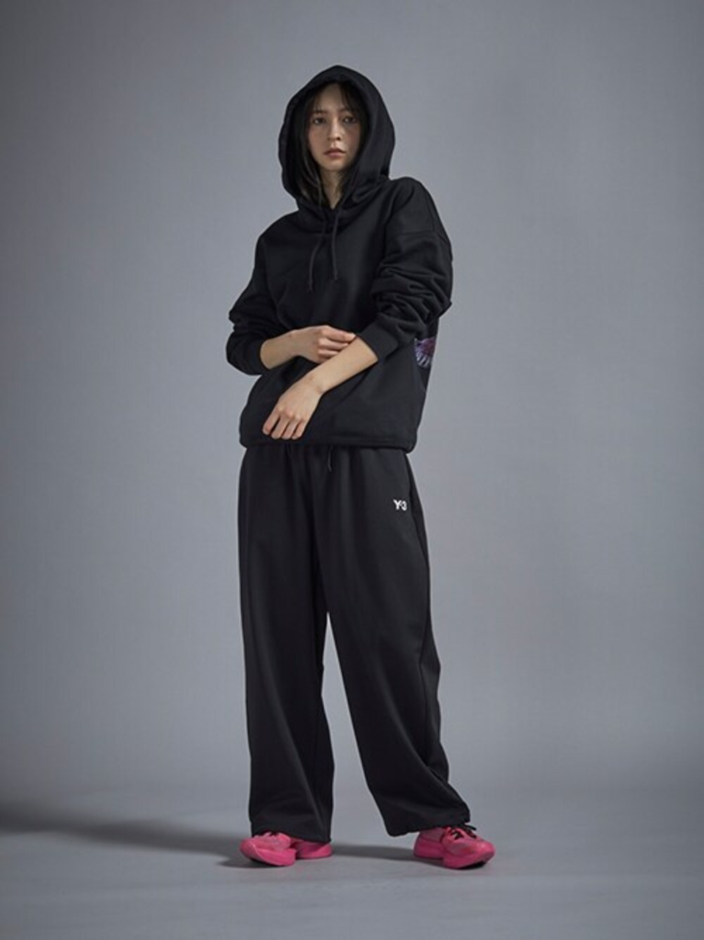 Y-3(ワイスリー)の「GFX HOODIE(パーカー)」 - WEAR Y-3(ワイスリー)の「GFX HOODIE(パーカー)」 - WEAR