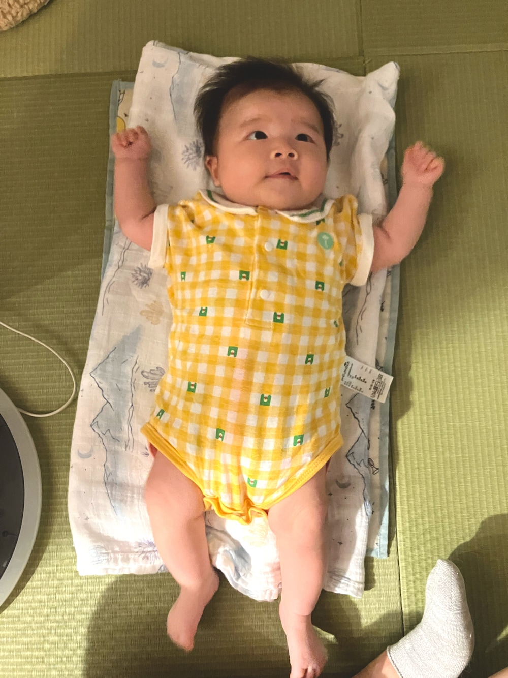「moimolnのアイテム（ロンパース、イエロー系）」を使った、sayaさん（レディース・60cm）の夏コーディネートの1枚目の写真