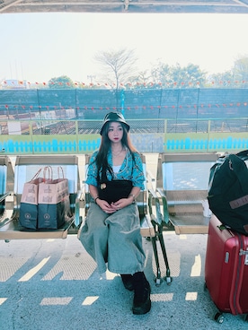 「アイテム（デニムスカート、グレー系）」を使った、peipeidaiさん（レディース・156cm）の秋コーディネート