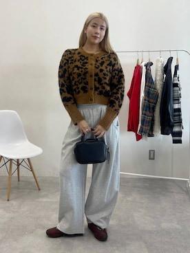 「アイテム（スウェットパンツ）」を使った、古屋美咲さん（レディース・167cm）の秋コーディネート