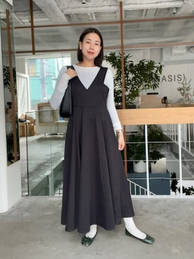「ジーナシス」｜「アイテム（ジャンパースカート）」を使った、古屋美咲さん（レディース・167cm）の冬コーディネート