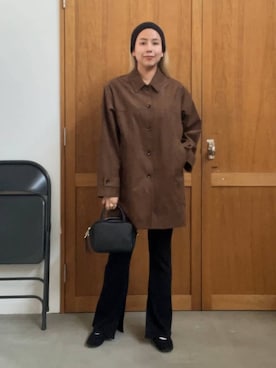 「アイテム（ステンカラーコート）」を使った、古屋美咲さん（レディース・167cm）の夏コーディネート