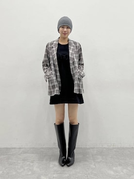 「JEANASIS（ジーナシス）のデニムミニワンピース/1043169（ワンピース、ブラック系）」を使った、古屋美咲さん（レディース・167cm）の夏コーディネート